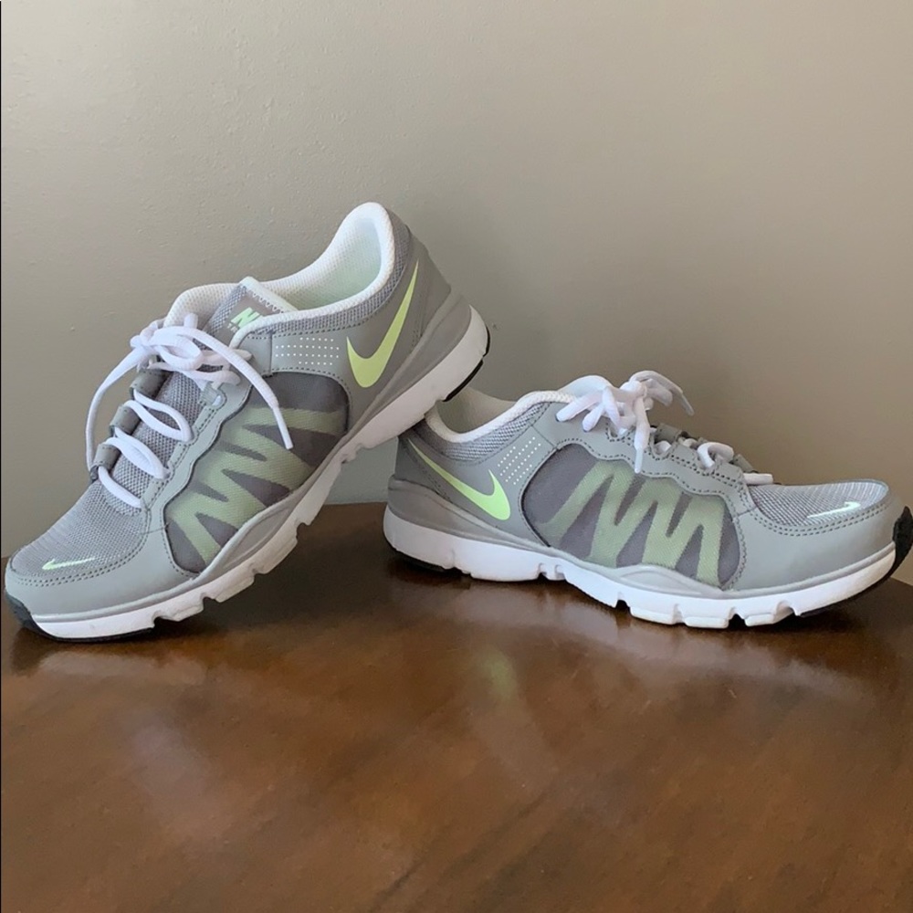 Women’s Nike Flex TR2 Sneakers